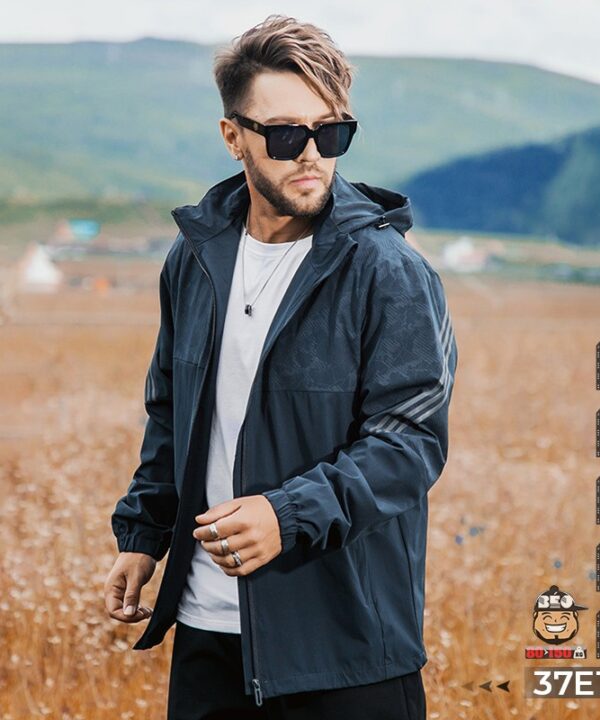 Áo khoác thun vải phối in chìm họa tiết cá tính nón rời 8 Áo khoác thun vải phối in chìm họa tiết cá tính nón rời 3