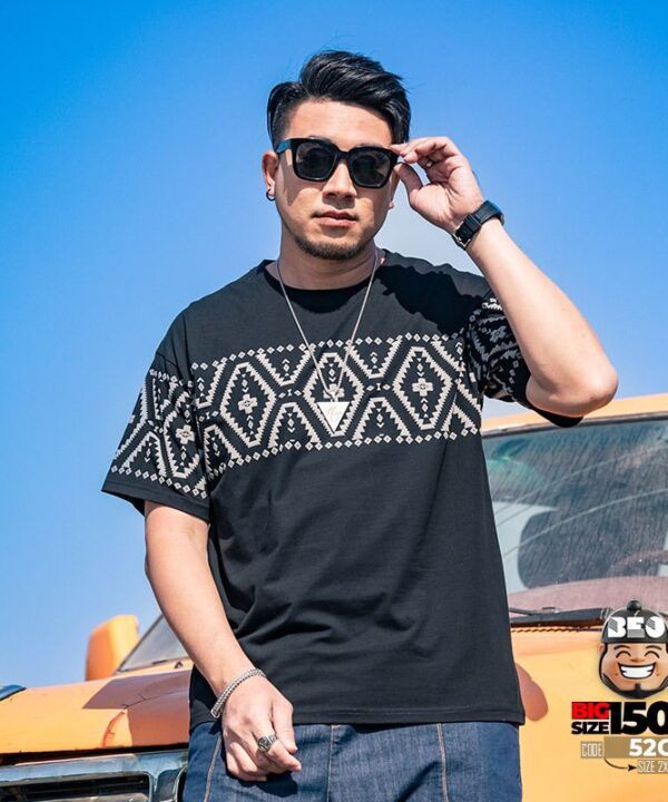 Áo thun tay ngắn họa tiết in Egypt cổ điển quanh ngực