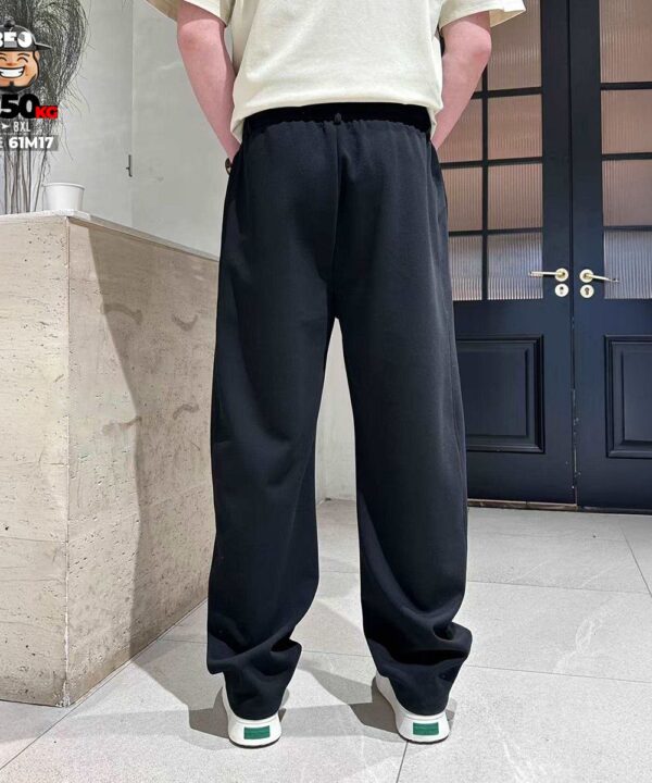 Quần dài thun jogger ống suông kẻ chỉ bên hông with signed 6 Quần dài thun jogger ống suông kẻ chỉ bên hông with signed 2