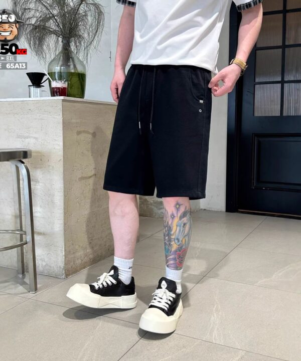 Quần short thun relaxed fit chi tiết khuyên kim phong cách street