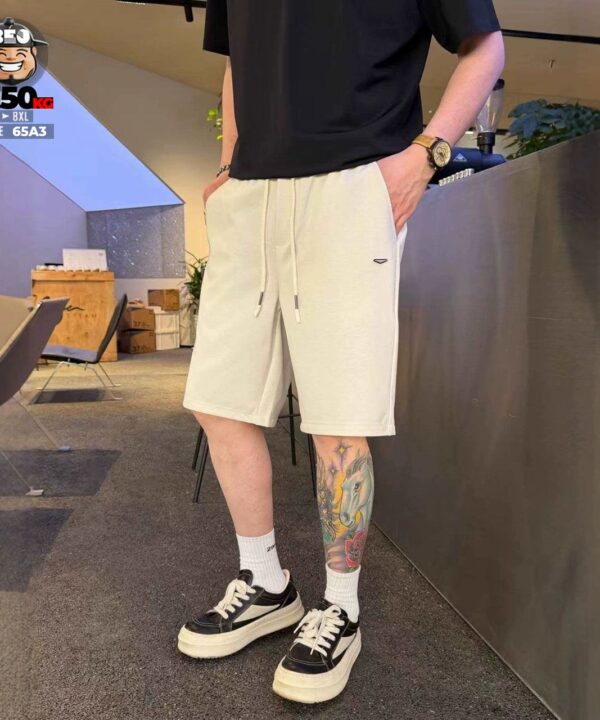 Quần short relaxed fit mềm phối logo tinh tế 4